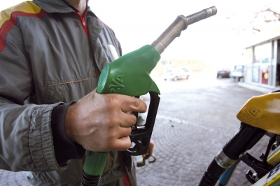 Benzinai allo stremo per i rincari energetici: “Urge un supporto dalle compagnie petrolifere”