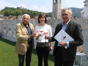 Luigi Alberti, Giovanna Prandini, Alessandro Luzzago durante la presentazione di Italia in Rosa