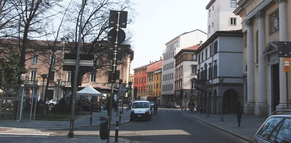 Via Borgo Palazzo «troppe vetrine sfitte, servono affitti agevolati»