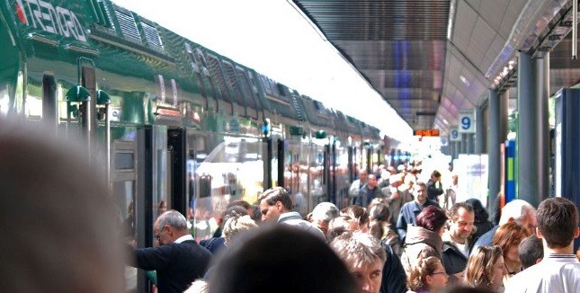 Treni e autobus, ecco di cosa si lamentano i bergamaschi