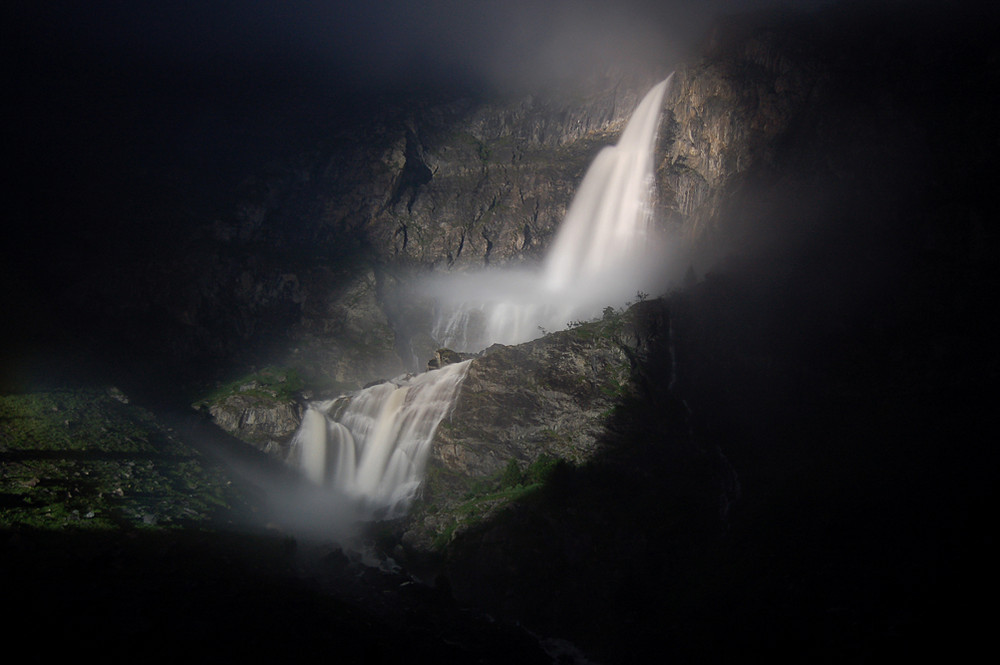 Cascate del Serio, l’apertura in notturna è anche golosa