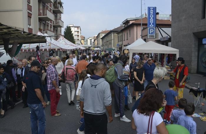 Via Angelo Maj, la festa di commercianti e residenti compie vent’anni