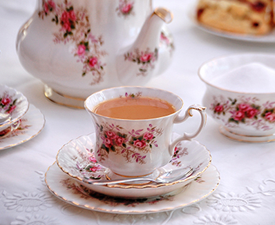 Il rito del tè inglese ora “seduce” anche i salutisti