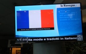 monitor con bandiera Francia rit