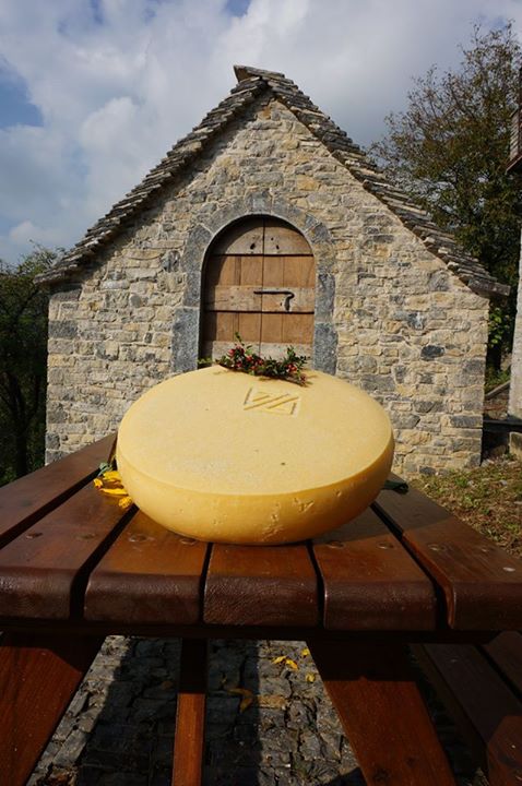 Valle IMAGNA - cascina - formaggio