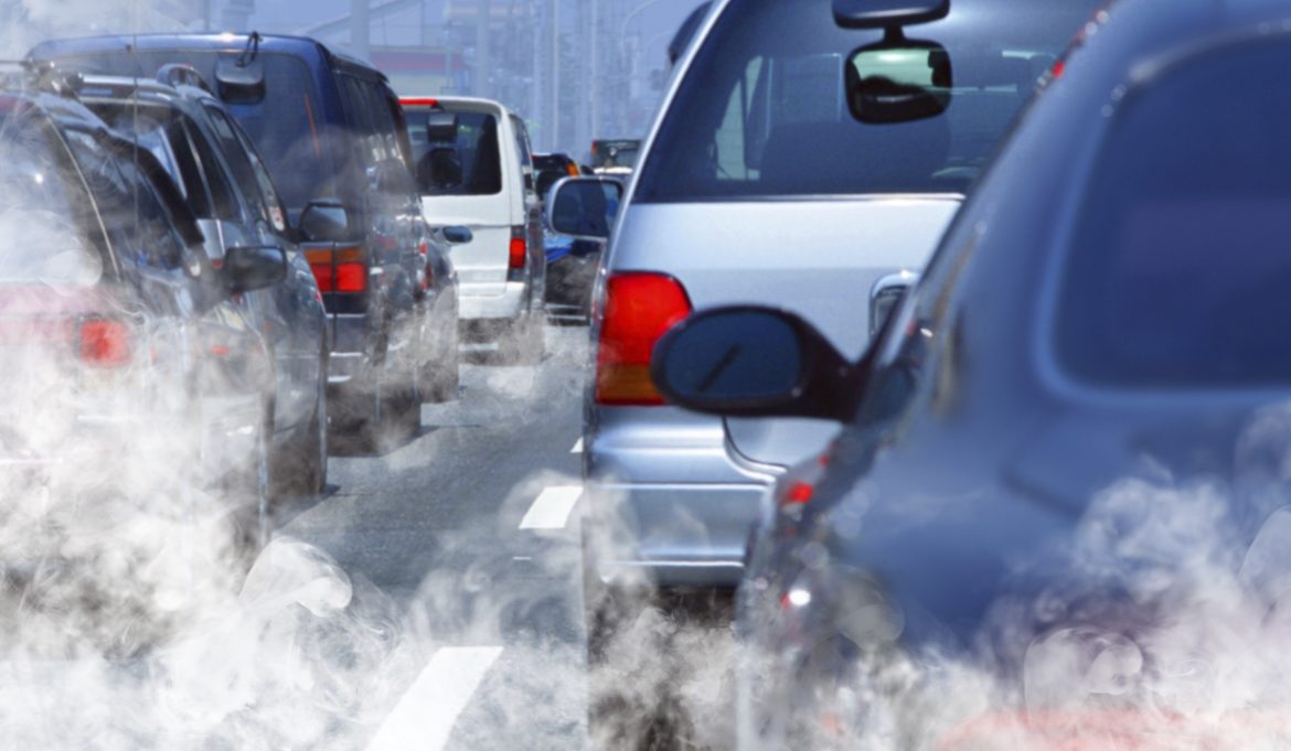 Smog, lo stop alle auto più inquinanti anticipato al primo ottobre