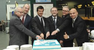 Da sinistra: Angelo Pievani, del Comune di Orio, Alwin Hollander, direttore commerciale Bmi regional, Giorgio Gori, sindaco di Bergamo, Paolo Malvestiti, presidente della Camera di Commercio, Emilio Bellingardi, dg di SACBO e Fabrice Binet di Bmi regional