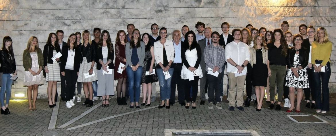 Premio allo studio, assegno della BCC a 40 laureati e 4 diplomati