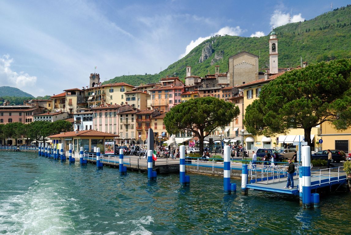 Ponte del 2 giugno, tornano i turisti in città e tutto esaurito sul lago