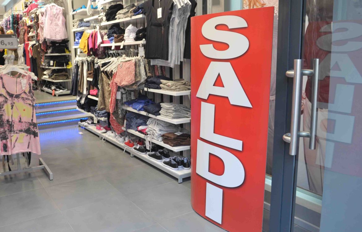 Saldi, avvio al rallentatore. Acquisti giù del 10%