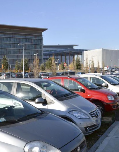 Parcheggio dell’ospedale, i consumatori tornano all’attacco: “Giù le tariffe”