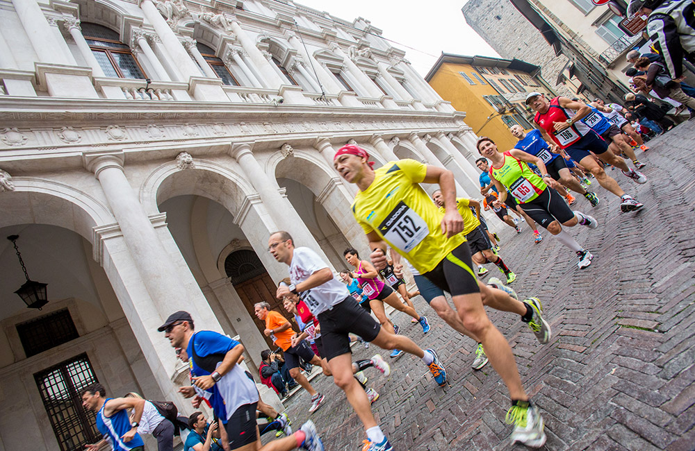 Bergamo Half Marathon e Urban Night, cambia la viabilità nel fine settimana nel centro di Bergamo