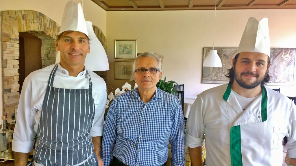 Augusto Assolari con gli chef Paolo riva (a sinistra) e Fabrizio Locatelli