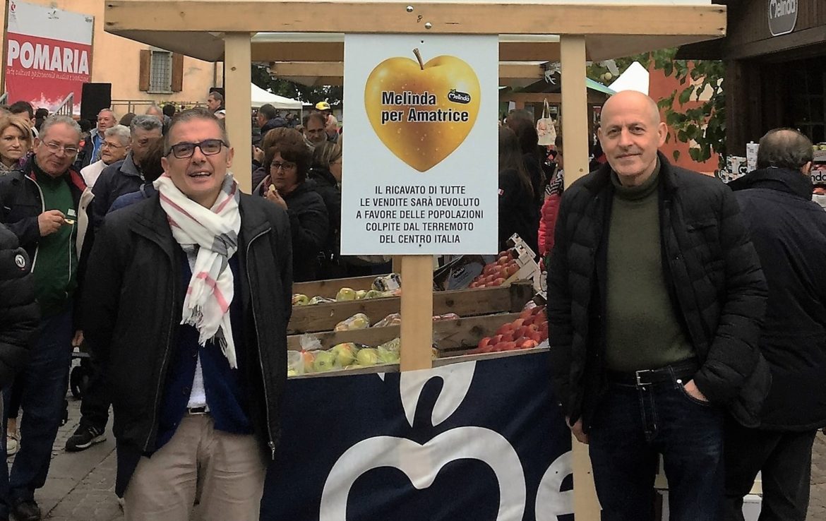 Tempo di mele, fruttivendoli in Trentino a tu per tu con i produttori
