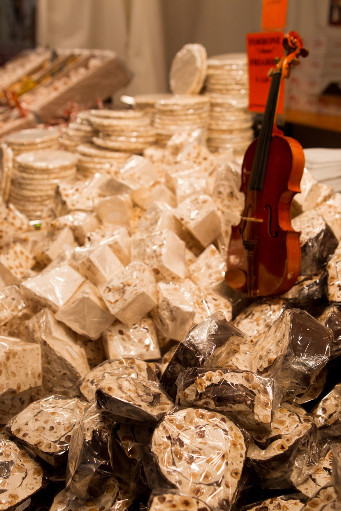 A Cremona c’è la Festa del torrone. Pacchetti speciali per chi ci va in treno