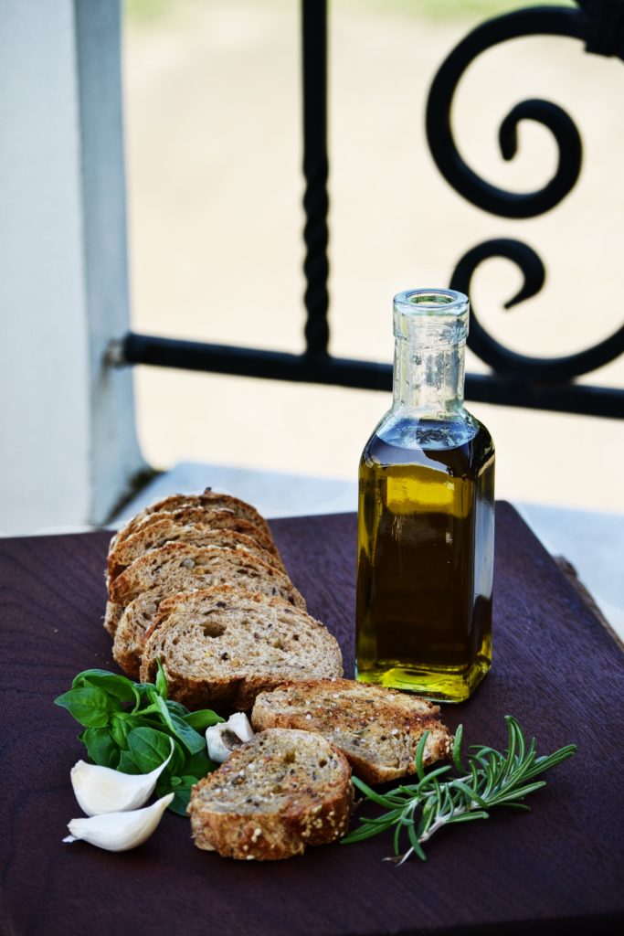 olio oliva - bottiglietta pane