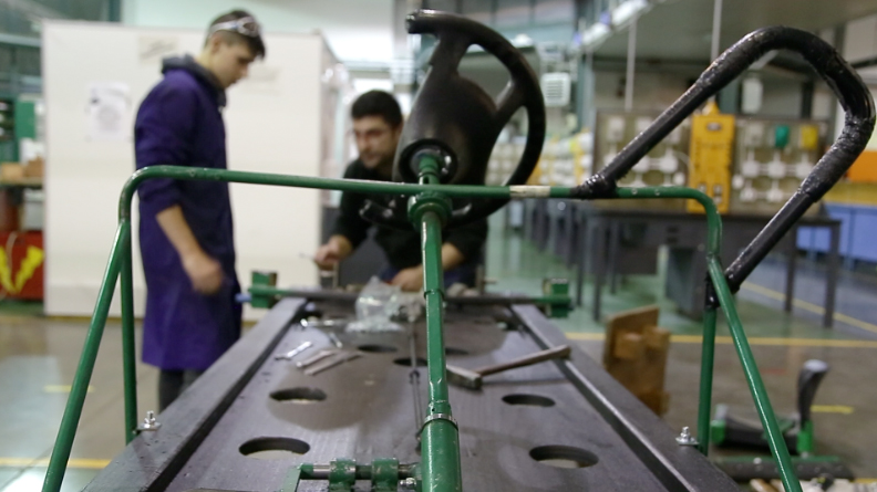 Artigiani, i giovani progettano tre macchine “bizzarre” per il Soap Box Rally