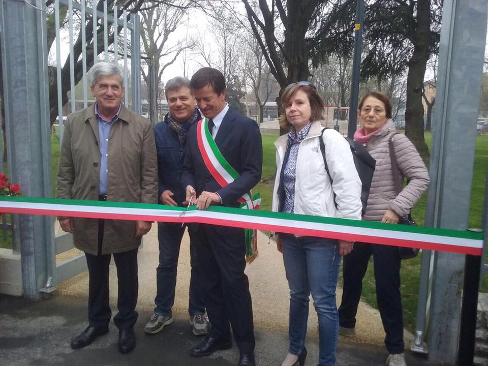 Malpensata, inaugurato il nuovo parco. C’è anche un campo da basket