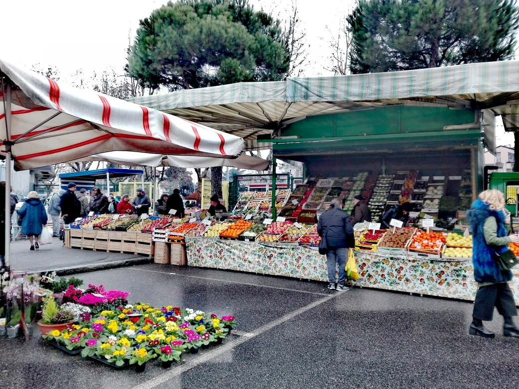 “Bolkestein”, a Bergamo riassegnati i posteggi nei mercati. Ecco le graduatorie
