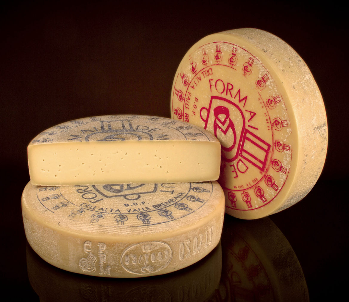 L’Alta Valle Brembana omaggia il suo formaggio. Ritorna la rassegna Erbe del Casaro