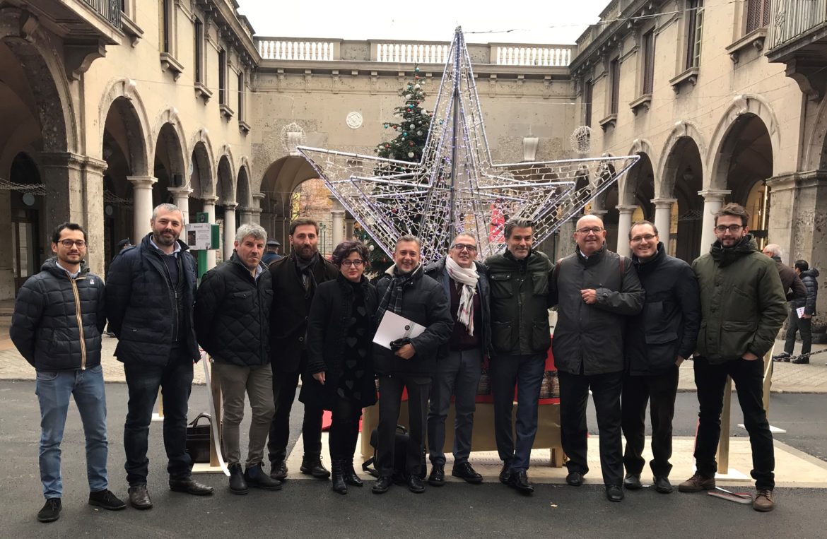 Piazza Dante, il villaggio di Natale regala buoni spesa