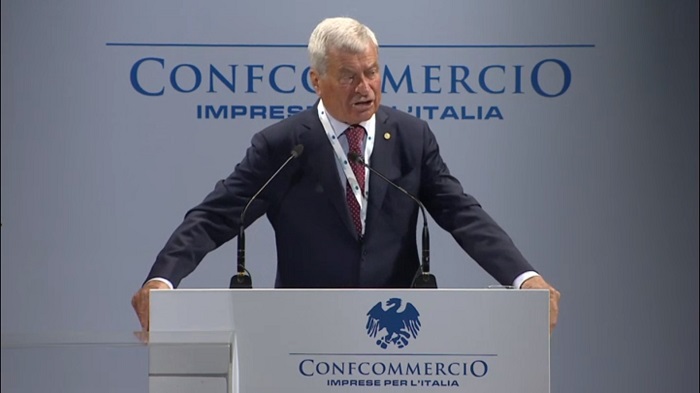 Carlo Sangalli, confermato alla guida Confcommercio fino al 2025