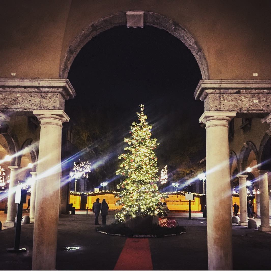 Si accende il Natale in centro Piacentineye, luci e superabeti