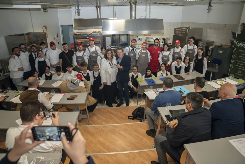 Emergente 2026, l’Accademia del Gusto palcoscenico della ristorazione del futuroLa scuola Confcommercio Bergamo ha ospitato il  30 e 31 marzo le finali di EmergenteChef ed EmergentePizza
